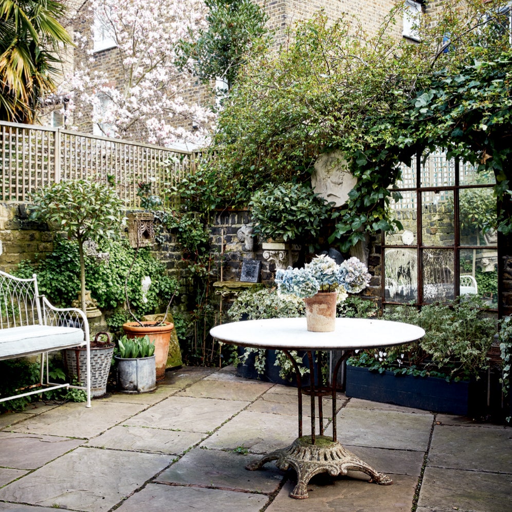 A garden designer's tips for redesigning a small outdoor space